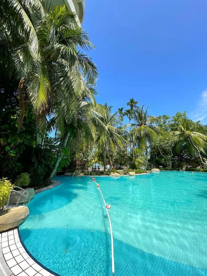 ****  Rainbow Paradise Beach Resort Tanjung Bungah  Ma­lay­sia