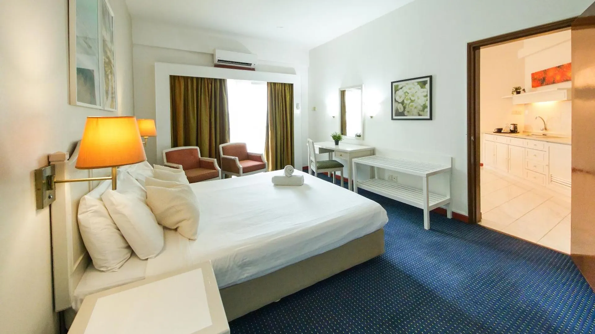 Rainbow Paradise Beach Resort Tanjung Bungah  4*, Tanjung Bungah (Penang)