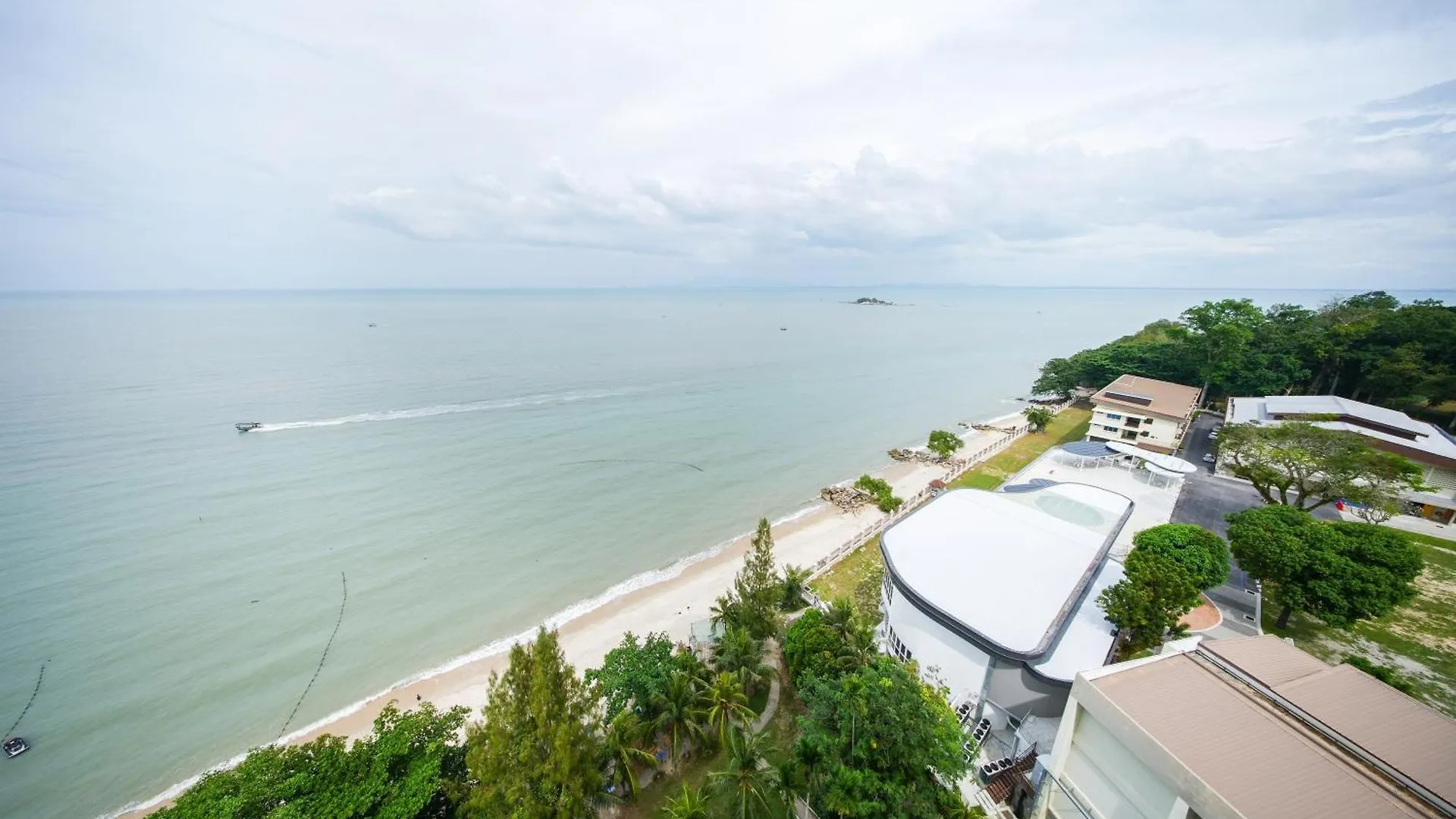 ****  Rainbow Paradise Beach Resort Tanjung Bungah  Ma­lay­sia